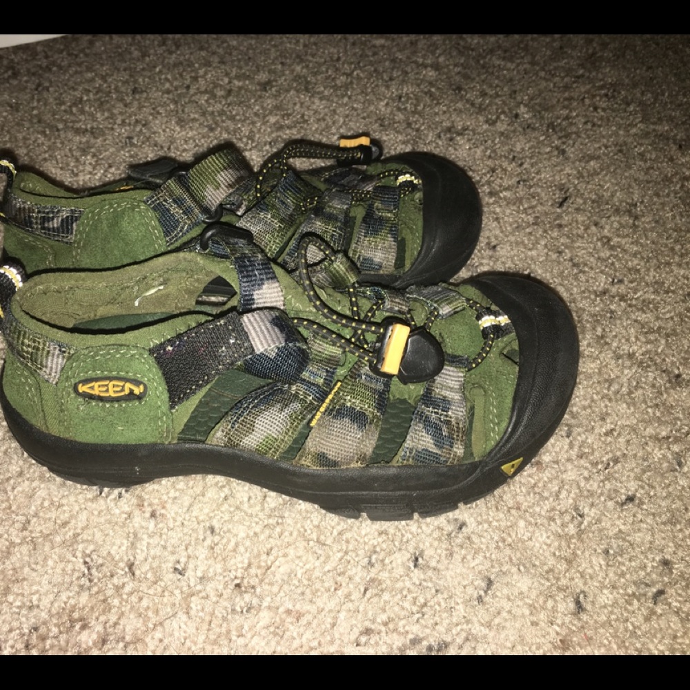 Keen size 1 green color